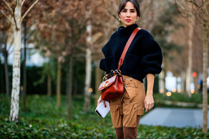 black sweater, brown pants, chloé, earrings, leather bag, red bag, trousers, PARIS, PFW, street style, jonathan paciullo, FW, frenchystyle, fashion week, AUTUMN WINTER 2019-2020, AW 19-20, FALL WINTER 2019-2020, FW 19-20, horizontal, atmosphere details, detail