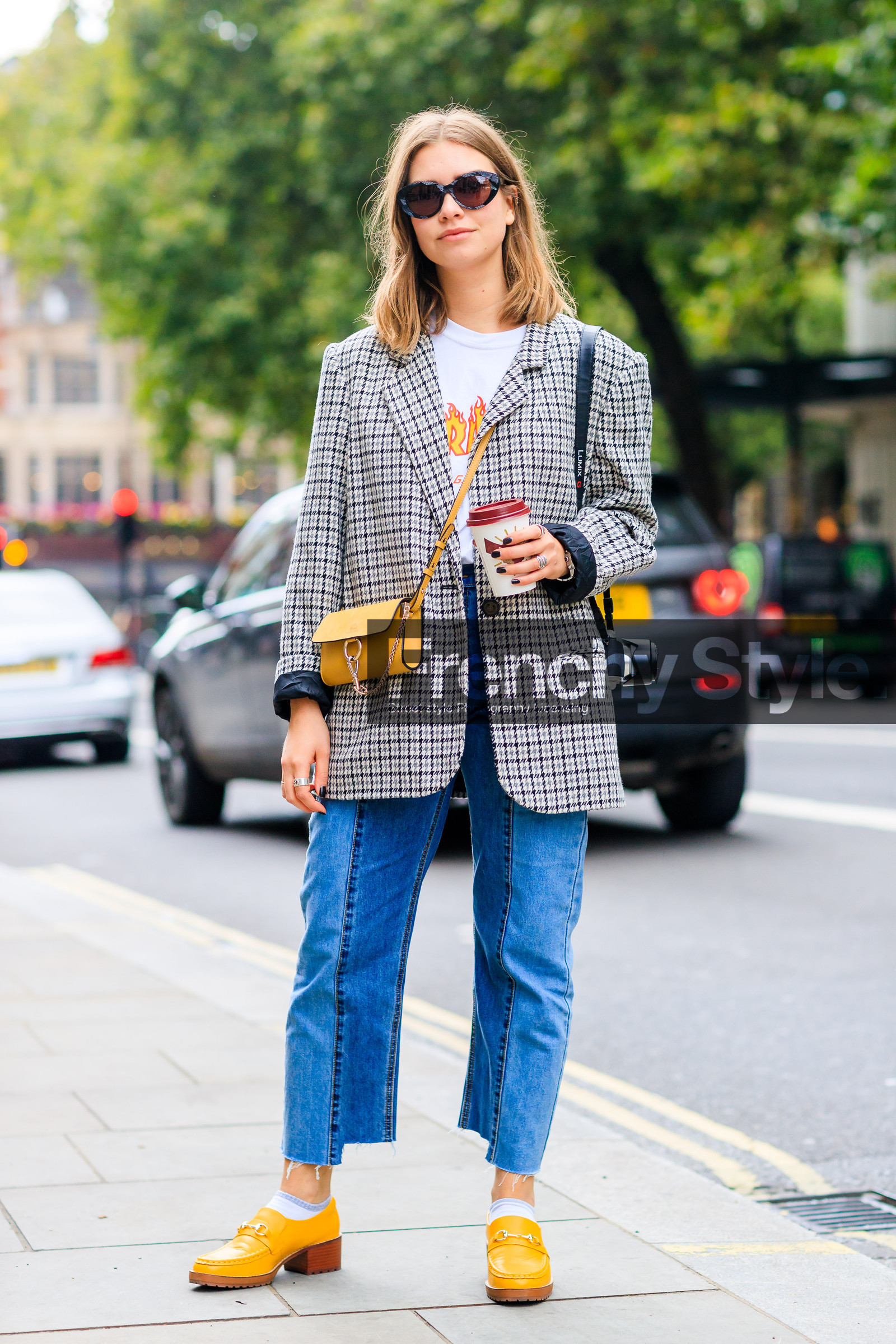 blazer, blue denim, checked jacket, chloé, denim pants, fashion week, frenchystyle, full length, FW, graphic jacket, gucci, houndstooth pattern, jeans, jonathan paciullo, leather bag, leather shoes, LFW, LONDON, plaid, printed jacket, SPRING SUMMER 2018, SS 18, street style, trousers, vertical, white t shirt, yellow bag, yellow shoes