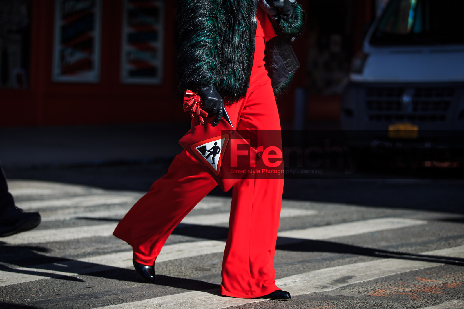 atmosphere details, AUTUMN WINTER 2016-2017, AW 16-17, black boots, black fur, black gloves, black jacket, detail, fashion week, frenchystyle, fur jacket, FW, FW 16-17, horizontal, jonathan paciullo, leather bag, leather boots, leather clutch, leather gloves, NEW YORK, NYFW, printed clutch, red bag, red clutch, red pants, street style, wide pants, woman