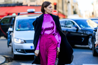 atmosphere details, AUTUMN WINTER 2017-2018, AW 17-18, black coat, detail, FALL WINTER 2017-2018, fashion week, frenchystyle, FW, FW 17-18, giorgia tordini, horizontal, jonathan paciullo, over the shoulder, PARIS, PFW, pink pants, pink shirt, street style, trousers