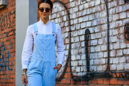 atmosphere details, blue overall, detail, fashion week, frenchystyle, FW, horizontal, jonathan paciullo, MFW, MILAN, SPRING SUMMER 2018, SS 18, street style, sunglasses, trousers, white shirt