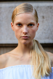 atmosphere details, detail, fashion week, frenchystyle, FW, jonathan paciullo, Kirin Dejonckheere, MFW, MILAN, model, natural, off the shoulder, skincare, SPRING SUMMER 2017, SS 17, street style, vertical, white top