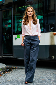 AUTUMN WINTER 2016-2017, AW 16-17, FALL WINTER 2016-2017, fashion week, frenchystyle, full length, FW, FW 16-17, grey pants, HAUTE COUTURE, jonathan paciullo, long hair, MENSWEAR, PARIS, PFW, pink shirt, rolled up sleeves, street style, trousers, vertical