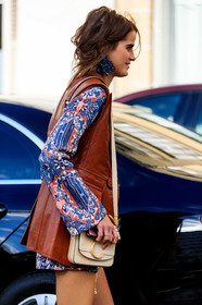 beige bag, blue dress, brown jacket, chloé, earrings, graphic dress, leather bag, leather jacket, necklace, printed dress, sleeveless, white belt, PARIS, PFW, street style, jonathan paciullo, FW, frenchystyle, fashion week, AUTUMN WINTER 2019-2020, AW 19-20, FALL WINTER 2019-2020, FW 19-20, vertical, atmosphere details, detail