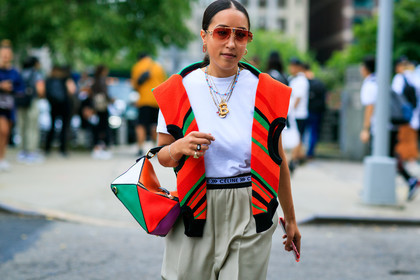 beige pants, céline, earrings, graphic bag, leather bag, loewe, multicolor bag, necklace, printed bag, red sweater, sunglasses, trousers, white t shirt, street style, jonathan paciullo, FW, frenchystyle, fashion week, NYFW, NEW YORK, SPRING SUMMER 2019, SS 19, atmosphere details, horizontal, detail