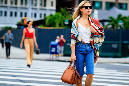 blanket, blue denim, blue shorts, brown bag, denim shorts, earrings, leather bag, loewe, necklace, printed sweater, stripes, sunglasses, white tank top, fashion week, frenchystyle, FW, jonathan paciullo, street style, NYFW, NEW YORK, SPRING SUMMER 2019, SS 19, atmosphere details, horizontal, detail