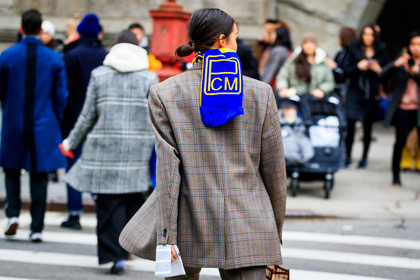 blazer, blue, blue scarf, brown jacket, checked, checked jacket, graphic jacket, plaid, printed jacket, printed scarf, tartan, yellow, street style, jonathan paciullo, FW, frenchystyle, fashion week, NYFW, NEW YORK, AUTUMN WINTER 2018-2019, AW 18-19, FALL WINTER 2018-2019, FW 18-19, atmosphere details, horizontal, detail