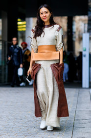 AUTUMN WINTER 2017-2018, AW 17-18, beige dress, FALL WINTER 2017-2018, fashion week, frenchystyle, full length, FW, FW 17-18, high heels, jonathan paciullo, leather belt, leather shoes, nude belt, PARIS, PFW, street style, sunglasses, vertical, white shoes