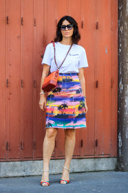 graphic skirt, high heels, leather bag, leather shoes, multicolor shoes, multicolor skirt, orange bag, printed skirt, purple, red, sunglasses, turquoise, white t shirt, yellow, fashion week, frenchystyle, FW, jonathan paciullo, street style, PFW, PARIS, vertical, full length, AUTUMN WINTER 2018-2019, FALL WINTER 2018-2019, FW 18-19, deborah reyner sebag