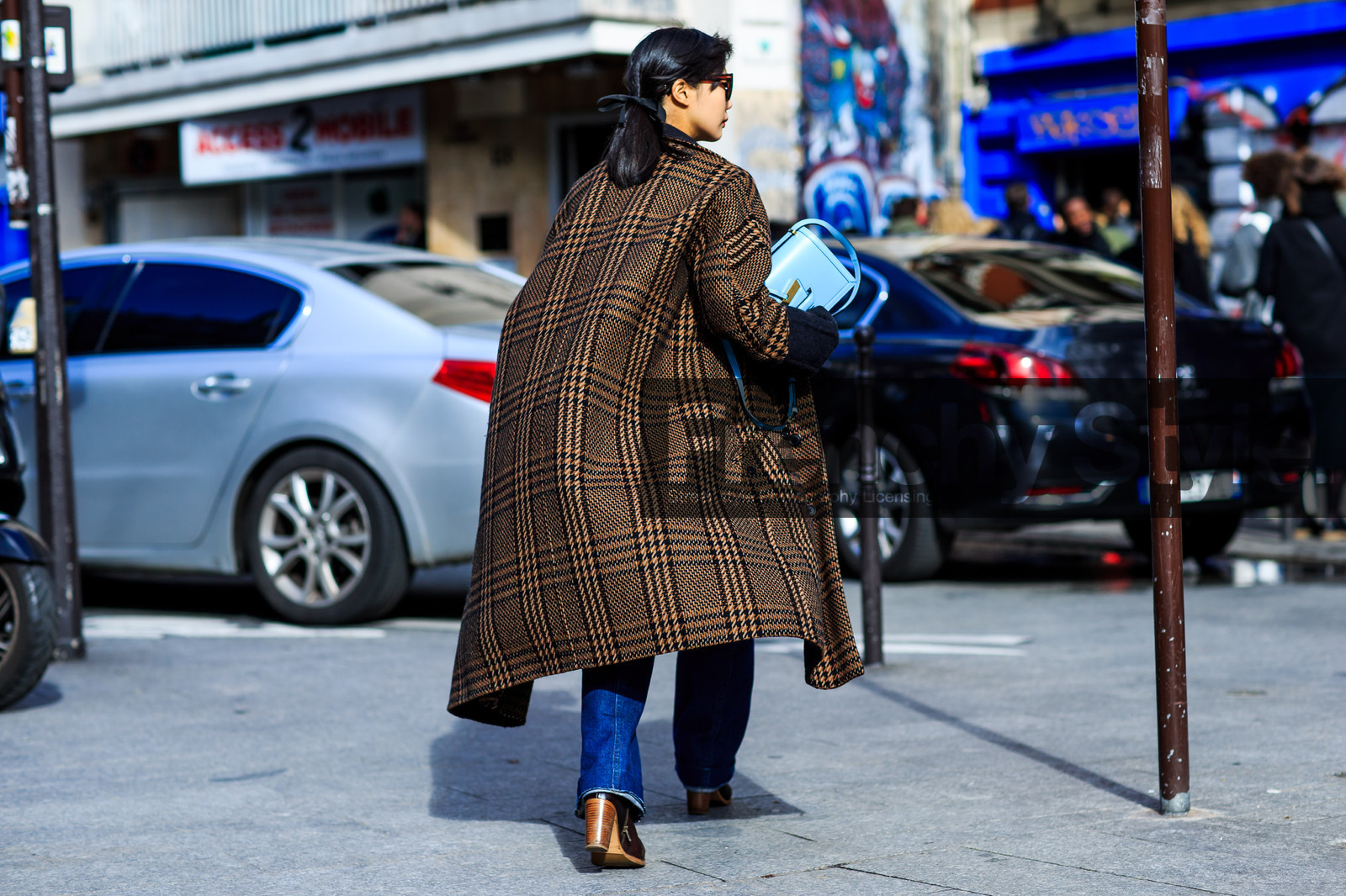 atmosphere details, AUTUMN WINTER 2016-2017, AW 16-17, blue bag, blue denim, brown boots, brown coat, checked coat, denim pants, FALL WINTER 2016-2017, fashion week, frenchystyle, full length, FW, FW 16-17, graphic coat, high heels, horizontal, jeans, jonathan paciullo, leather bag, leather boots, PARIS, PFW, plaid, street style, tartan, trousers