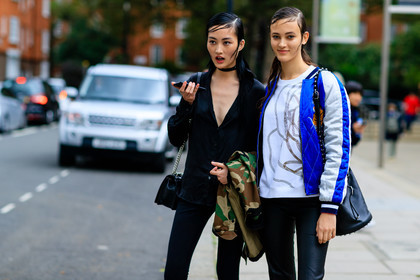 atmosphere details, black bag, black denim, black pants, black shirt, blue jacket, camo jacket, camouflage, choker, denim pants, detail, fashion week, frenchystyle, FW, horizontal, jeans, jonathan paciullo, leather bag, LFW, LONDON, military jacket, model, necklace, printed t shirt, SPRING SUMMER 2017, SS 17, street style, studded bag, teddy jacket, trousers, wet hair, white t shirt, woman