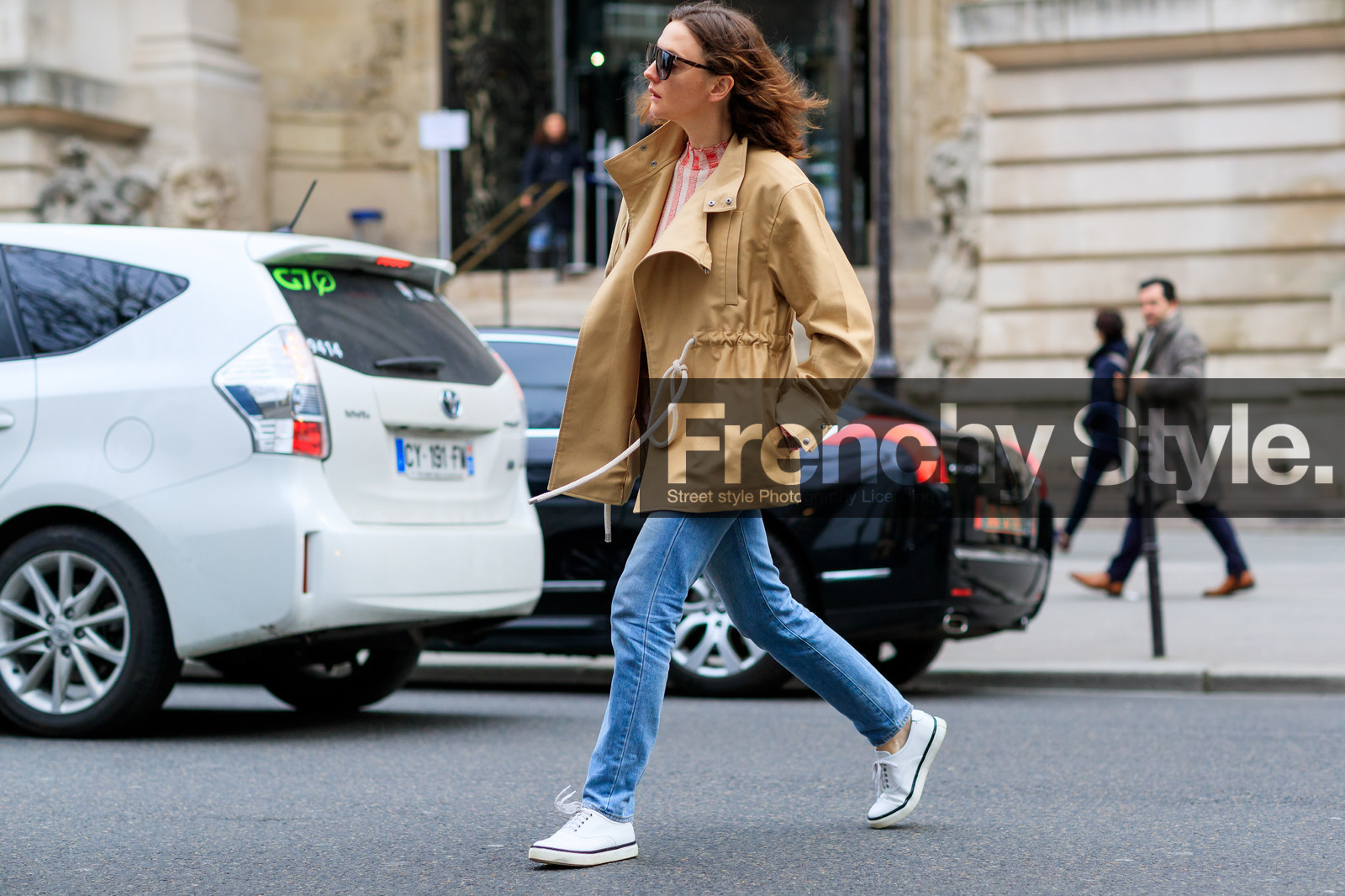 atmosphere details, AUTUMN WINTER 2017-2018, AW 17-18, beige jacket, blue denim, denim pants, FALL WINTER 2017-2018, fashion week, frenchystyle, full length, FW, FW 17-18, horizontal, jeans, jonathan paciullo, leather jacket, leather shoes, PARIS, PFW, street style, sunglasses, trousers, white sneakers