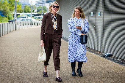 jane macfarland, sunglasses, handbag, small bag, boots, mocassins, cropped blazer, blazer, dress, fashion week, frenchystyle, FW, jonathan paciullo, street style, SPRING SUMMER 2022, SS 22, LFW, LONDON, horizontal, full length, atmosphere details