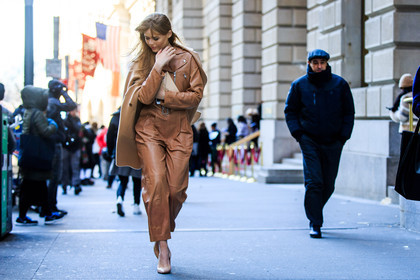 atmosphere details, AUTUMN WINTER 2016-2017, AW 16-17, beige coat, beige jumpsuit, beige pants, camel jacket, camel pants, camel perfecto, chocker, choke, fashion week, frenchystyle, full length, FW, FW 16-17, high heels, horizontal, jonathan paciullo, kristina bazan, leather belt, leather clutch, leather jacket, leather jumpsuit, leather pants, leather perfecto, leather shoes, necklace, NEW YORK, nude clutch, nude heels, NYFW, over the shoulder, street style, tone on tone, total look beige, woman