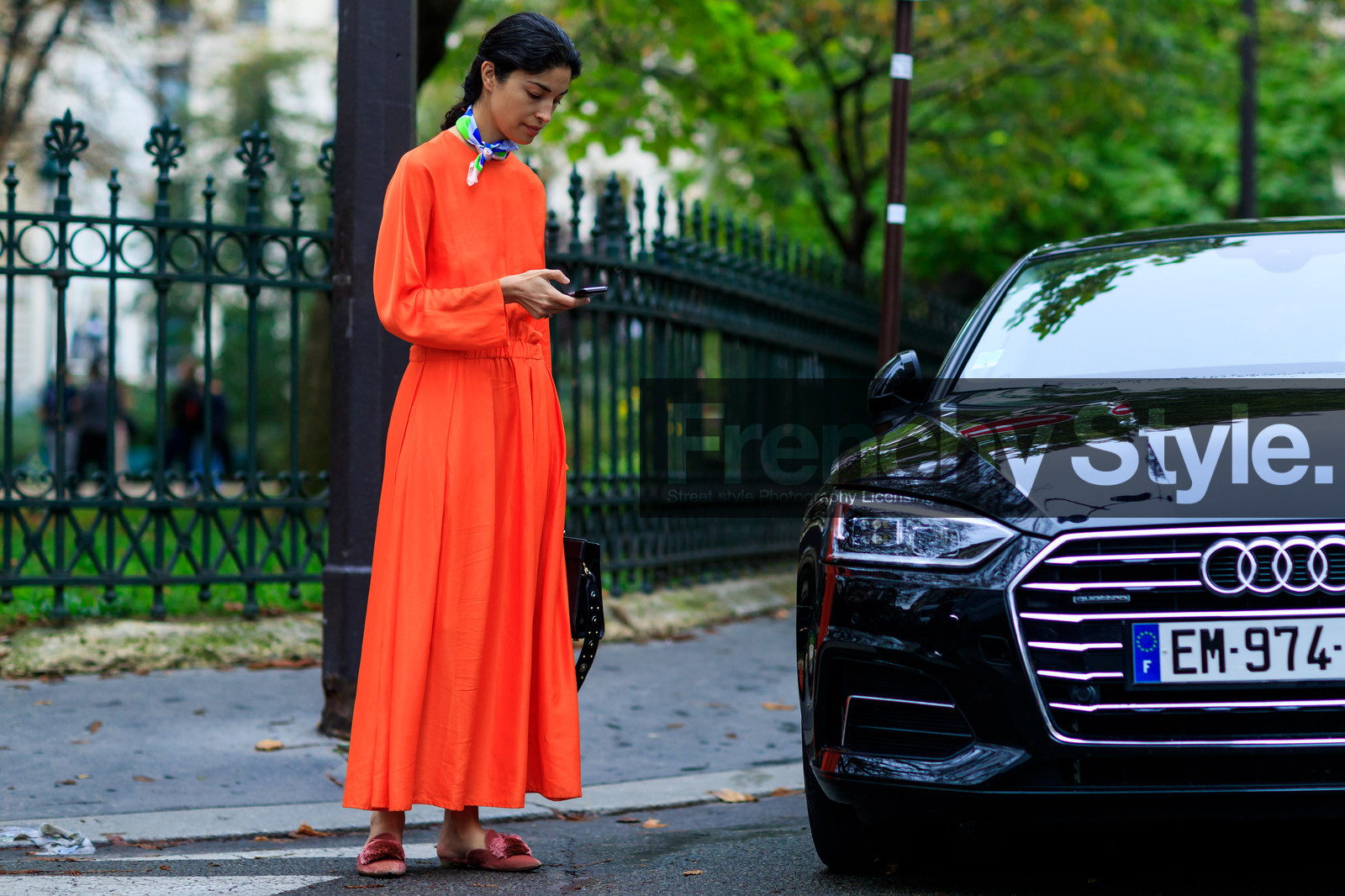 atmosphere details, fashion week, frenchystyle, full length, FW, horizontal, jonathan paciullo, leather shoes, PFW, pink shoes, printed scarf, red dress, SPRING SUMMER 2018, SS 18, street style, caroline issa