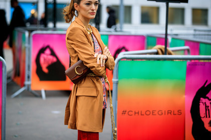 brown bag, camel jacket, chloé, eyeliner, leather bag, necklace, ponytail, printed top, red pants, red top, sofia sanchez barrenechea, sofia sanchez de betak, trousers, PARIS, PFW, street style, jonathan paciullo, FW, frenchystyle, fashion week, AUTUMN WINTER 2019-2020, AW 19-20, FALL WINTER 2019-2020, FW 19-20, horizontal, atmosphere details, detail