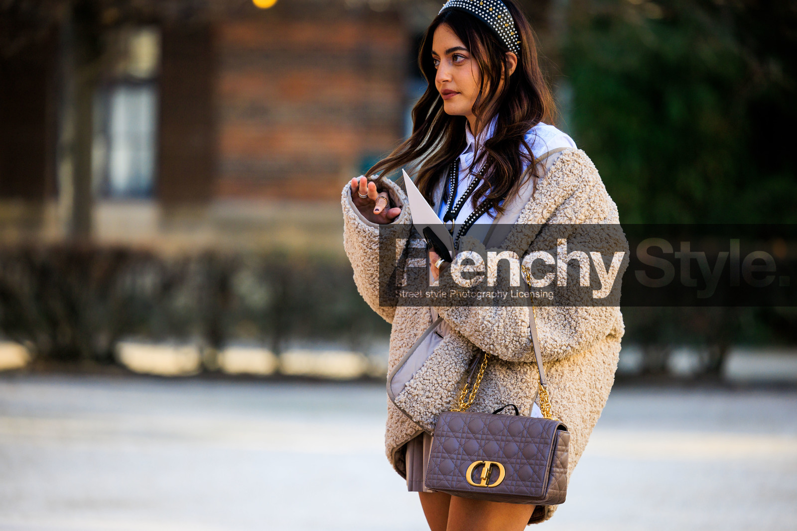 studded headband, dior, christian dior, chain bag, dior bag, purple bag, crossbody bag, furry jacket, white jacket, white hoodie, wavy hair, mini skirt, pleated skirt, ring, close up, fashion week, frenchystyle, FW, jonathan paciullo, street style, PARIS, PFW, SPRING SUMMER 2022, SS 22, atmosphere details, detail, horizontal