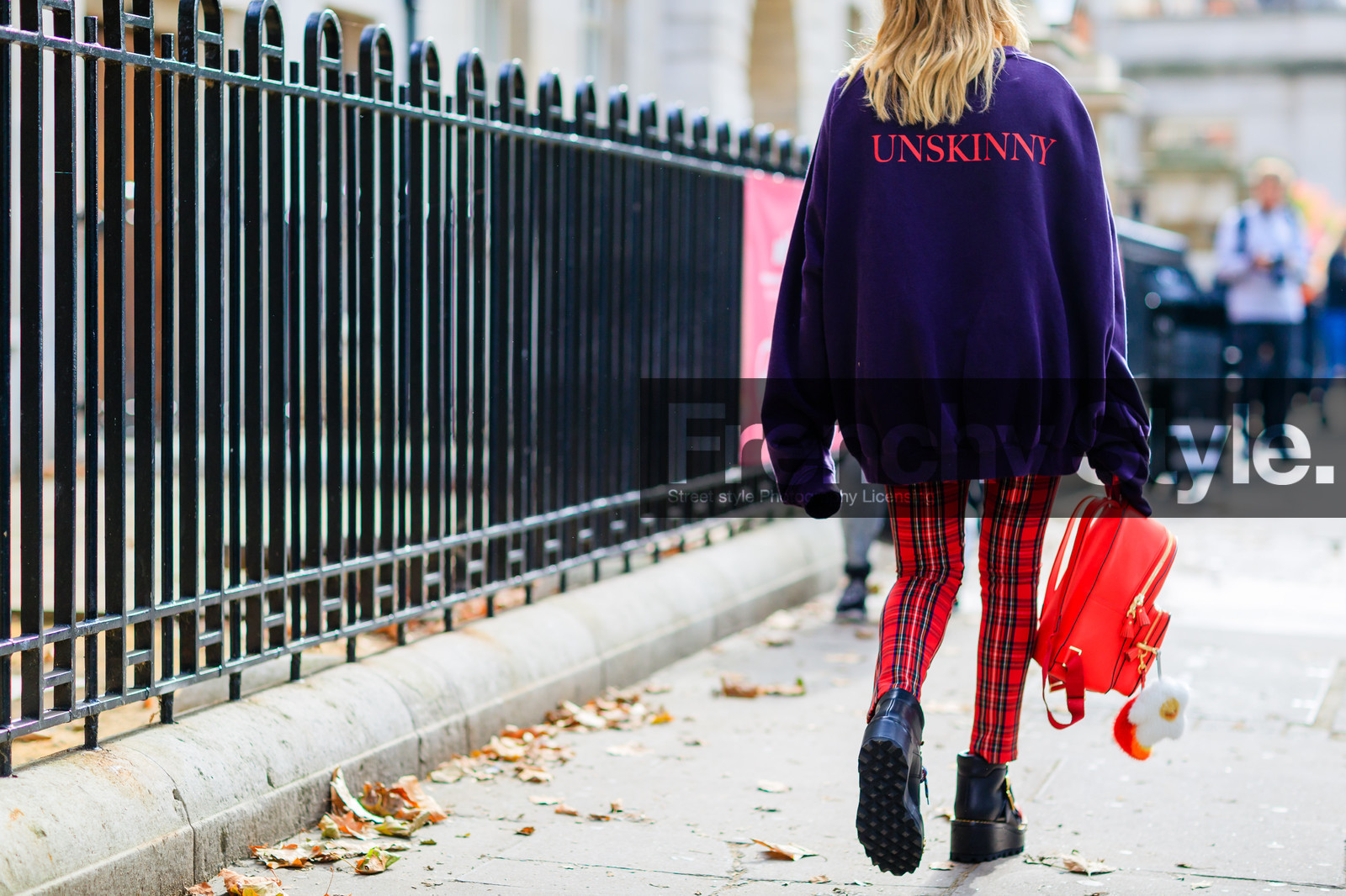atmosphere details, black boots, blanca miro, detail, fashion week, frenchystyle, fun bag, FW, graphic pants, horizontal, jonathan paciullo, leather backpack, leather bag, leather boots, leather shoes, LFW, LONDON, plaid, printed pants, purple sweater, red bag, red pants, SPRING SUMMER 2017, SS 17, street style, striped pants, tartan, trousers, vêtements, woman