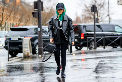 atmosphere details, AUTUMN WINTER 2017-2018, AW 17-18, black bag, black cap, black jacket, black leggings, black perfecto, black shoes, black sneakers, black sweater, FALL WINTER 2017-2018, fashion week, frenchystyle, full length, FW, FW 17-18, horizontal, jonathan paciullo, leather bag, leather jacket, leather perfecto, leather shoes, mira duma, miroslava duma, PARIS, PFW, printed sweater, street style, trousers