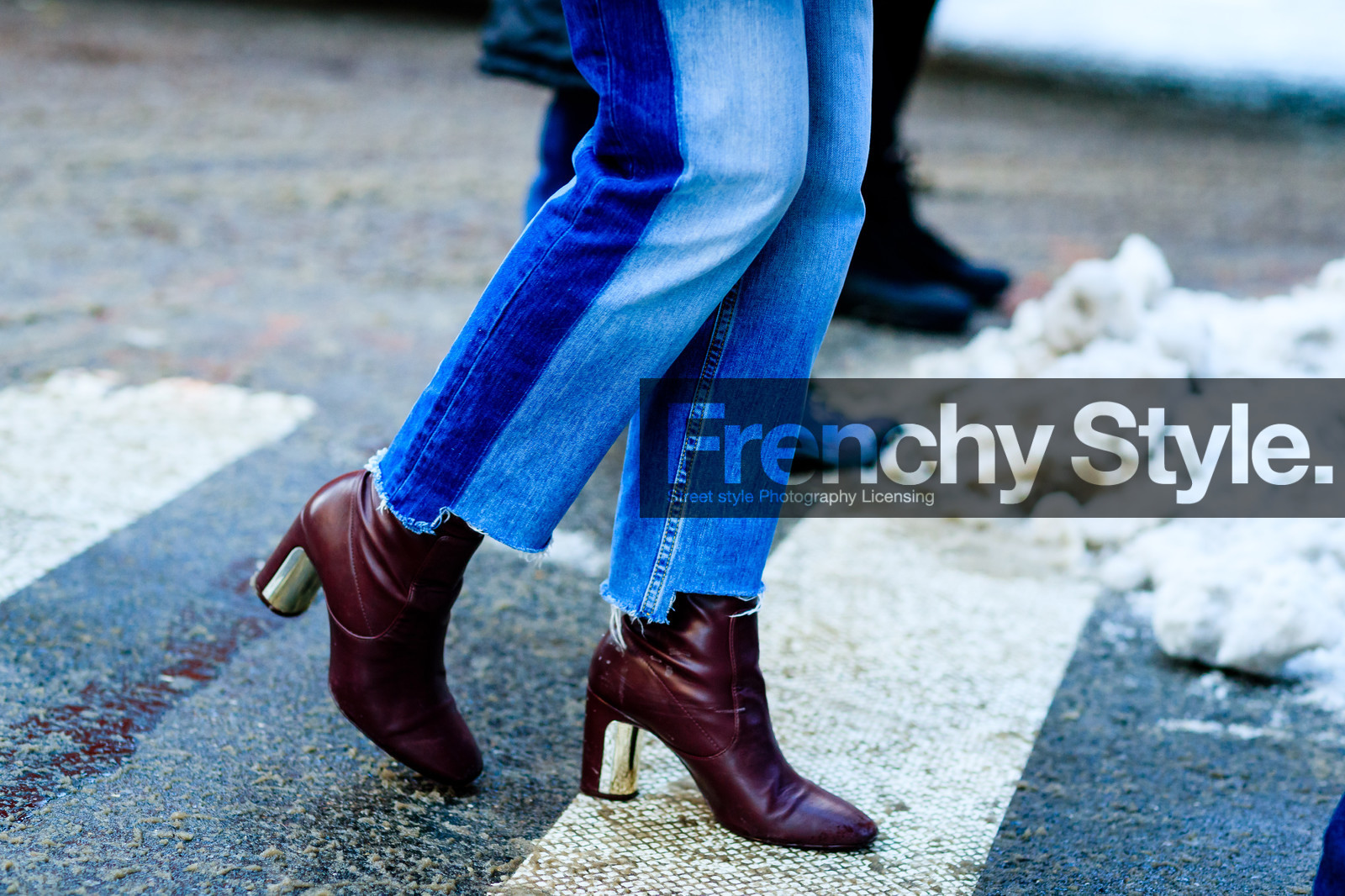 atmosphere details, AUTUMN WINTER 2017-2018, AW 17-18, blue denim, bordeaux, burgundy, denim pants, detail, FALL WINTER 2017-2018, fashion week, frenchystyle, FW, FW 17-18, high heels, horizontal, jeans, jonathan paciullo, NEW YORK, NYFW, red boots, street style, trousers, vêtements