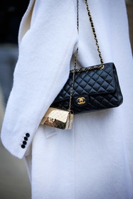 details, close up, chanel, chanel matelassé, black handbag, classic chanel, mini chanel bag, golden bag, logo bag, white coat, fashion week, frenchystyle, FW, jonathan paciullo, street style, PARIS, PFW, SPRING SUMMER 2022, SS 22, atmosphere details, detail, vertical