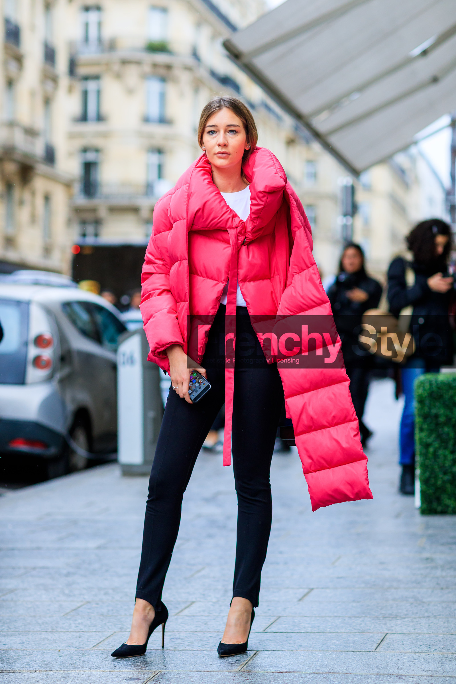 AUTUMN WINTER 2017-2018, AW 17-18, balenciaga, black pants, black shoes, chiara capitani, down jacket, FALL WINTER 2017-2018, fashion week, frenchystyle, full length, FW, FW 17-18, high heels, jonathan paciullo, leather shoes, PARIS, PFW, pink jacket, stir pants, street style, trousers, vertical