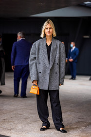 bag, black flats, black pants, blazer, flats, fluid pants, grey blazer, hermes bag, kelly bag, large pants, leather bag, Linda Told, mini bag, oversize blazer, pants, PARIS, PFW, fashion week, frenchystyle, FW, jonathan paciullo, street style, SPRING SUMMER 2022, SS 22, vertical, full length