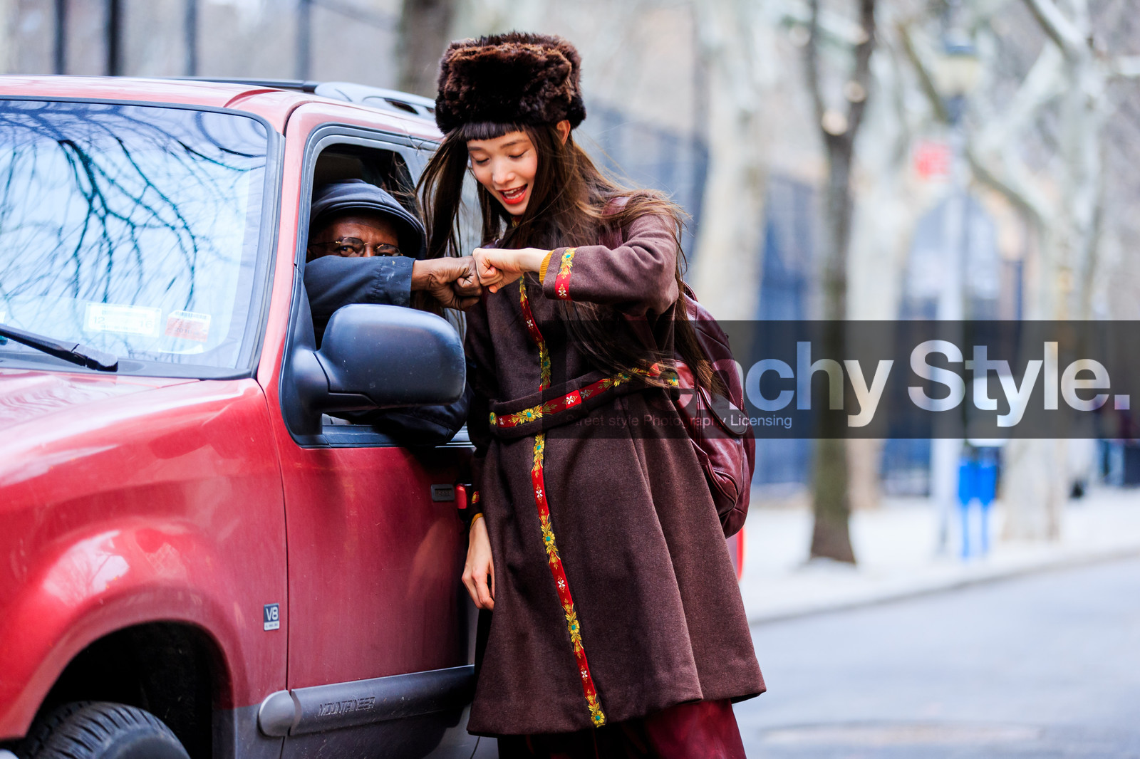 atmosphere details, AUTUMN WINTER 2016-2017, AW 16-17, brown coat, chapka, detail, embroidered coat, embroidered skirt, embroideries, fashion week, frenchystyle, fur hat, FW, FW 16-17, horizontal, jonathan paciullo, model, NEW YORK, NYFW, red skirt, street style, woman, yuka mannami