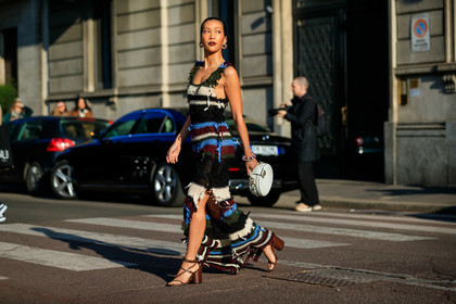 knit dress, knitwear, striped dress, sleeveless dress, long dress, animal shape bag, white leather bag, round shape bag, hand bag, kaki dress, blue dress, burgundy dress, multicolor dress, multicolor earrings, hoop earrings, split dress, brown leather sandals, multi straps sandals, high heels sandals, round shape heels, fringe dress, ferragamo bag, fashion week, frenchystyle, FW, jonathan paciullo, street style, MFW, MILAN, AUTUMN WINTER 2020-2021, FALL WINTER 2020-2021, FW 20-21, horizontal, atmosphere details, full length