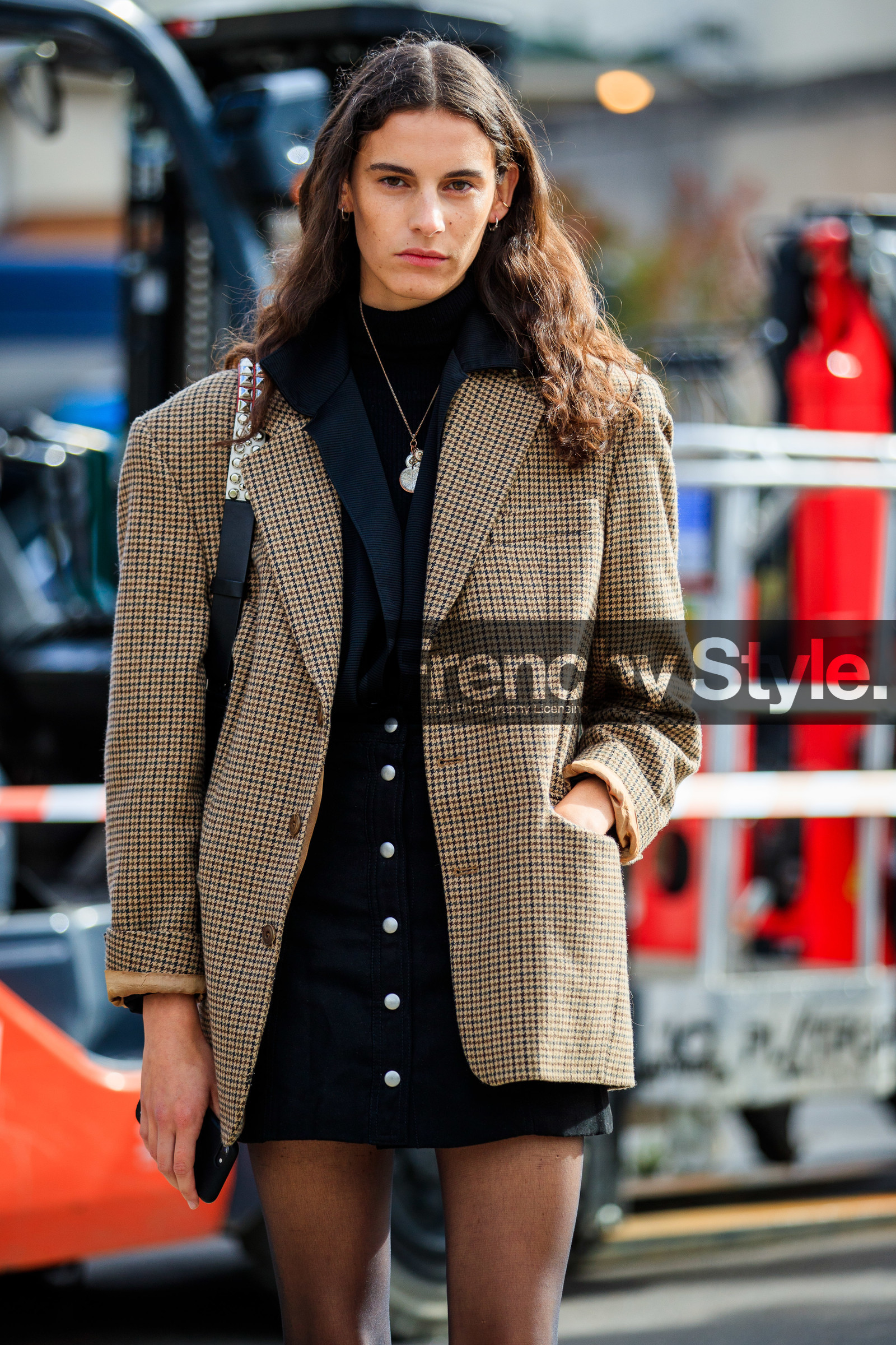 checked jacket, turtleneck pullover, black pullover, black tights, black skirt, button skirt, mini skirt, PARIS, PFW, fashion week, frenchystyle, FW, jonathan paciullo, street style, SPRING SUMMER 2021, SS 21, vertical, atmosphere details, detail, model