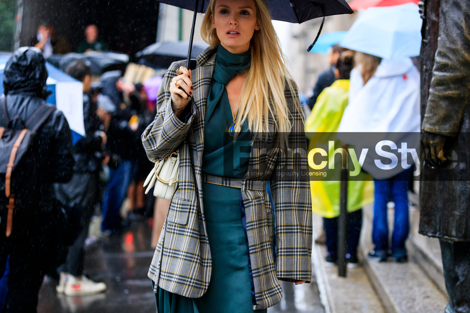 checked, emerald, graphic jacket, green dress, grey jacket, kate davidson hudson, leather bag, necklace, plaid, printed jacket, umbrella, white bag, street style, jonathan paciullo, FW, frenchystyle, fashion week, NYFW, NEW YORK, SPRING SUMMER 2019, SS 19, atmosphere details, horizontal, detail