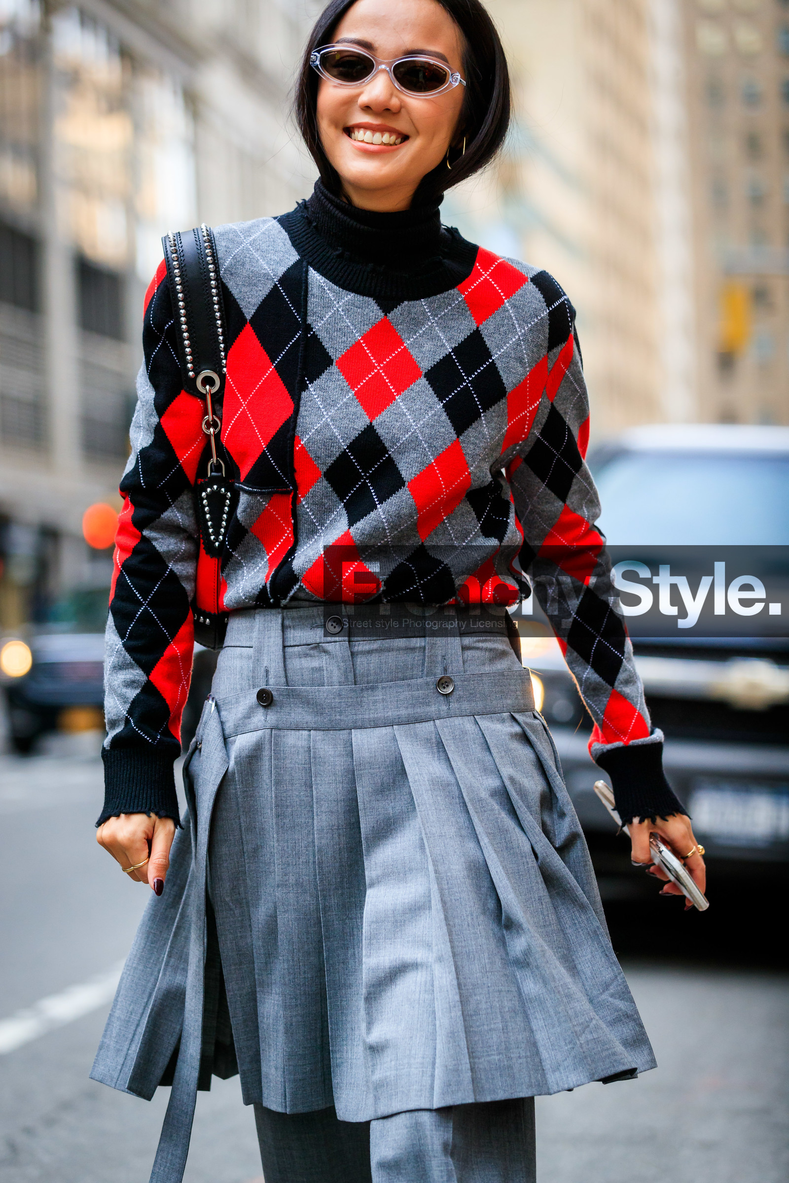 yoyo cao, grey skirt, grey pants, grey pullover, red pullover, black pullover, checked pullover, turtleneck pullover, jacquard pullover, pleated skirt, mini skirt, sheer sunglasses, round shape sunglasses, layered skirt, layered pants, fashion week, frenchystyle, FW, jonathan paciullo, street style, NYFW, NEW YORK, AUTUMN WINTER 2020-2021, FALL WINTER 2020-2021, FW 20-21, vertical, atmosphere details, detail