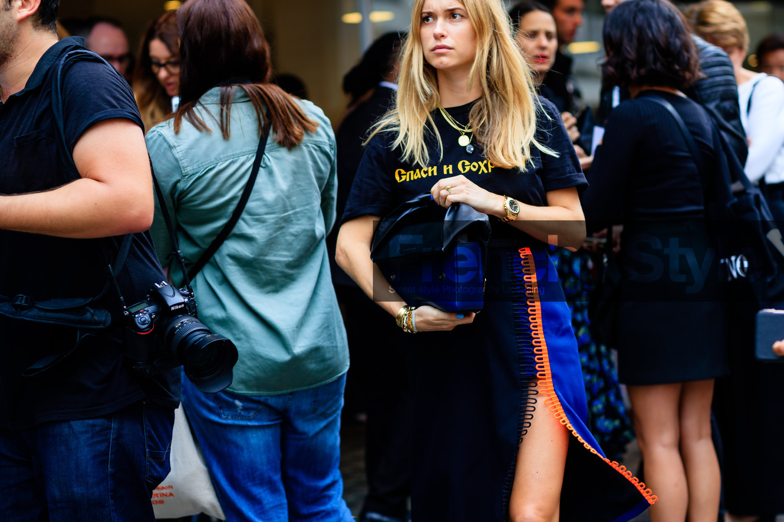 atmosphere details, black bag, black belt, black skirt, black t shirt, detail, fashion week, frenchystyle, FW, golden jewelry, gucci, high waist, horizontal, jonathan paciullo, leather bag, leather belt, LFW, LONDON, necklace, pernille teisbaek, printed t shirt, SPRING SUMMER 2017, SS 17, street style, woman