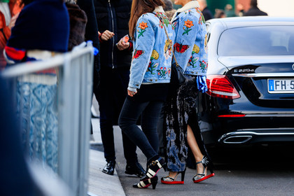 black and white shoes, black bag, black denim, black shoes, black skirt, denim jacket, denim pants, embroidered jacket, graphic jacket, gucci, high heels, jeans, leather bag, leather shoes, printed jacket, trousers, fashion week, frenchystyle, FW, jonathan paciullo, street style, MFW, MILAN, AUTUMN WINTER 2018-2019, FALL WINTER 2018-2019, FW 18-19, horizontal, atmosphere details