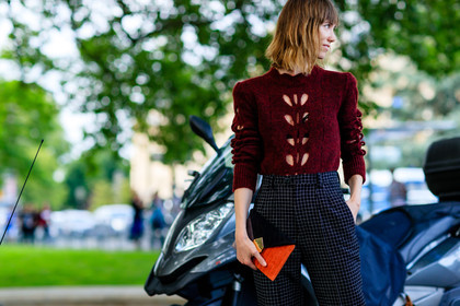 anya ziourova, atmosphere details, AUTUMN WINTER 2016-2017, AW 16-17, checked pants, detail, FALL WINTER 2016-2017, fashion week, frenchystyle, FW, FW 16-17, graphic clutch, graphic pants, HAUTE COUTURE, high waist, horizontal, jonathan paciullo, MENSWEAR, open work, PARIS, PFW, printed clutch, red sweater, street style, suede bag, trousers