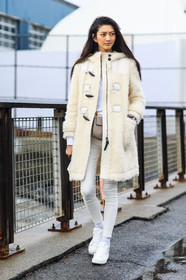 AUTUMN WINTER 2016-2017, AW 16-17, beige bag, caban, chloe, denim pants, fashion week, frenchystyle, full length, fur coat, fur jacket, FW, FW 16-17, jeans, jonathan paciullo, leather bag, leather sneakers, long hair, NEW YORK, NYFW, street style, total look, trousers, vertical, white coat, white denim, white fur, white jacket, white pants, white sneakers, woman
