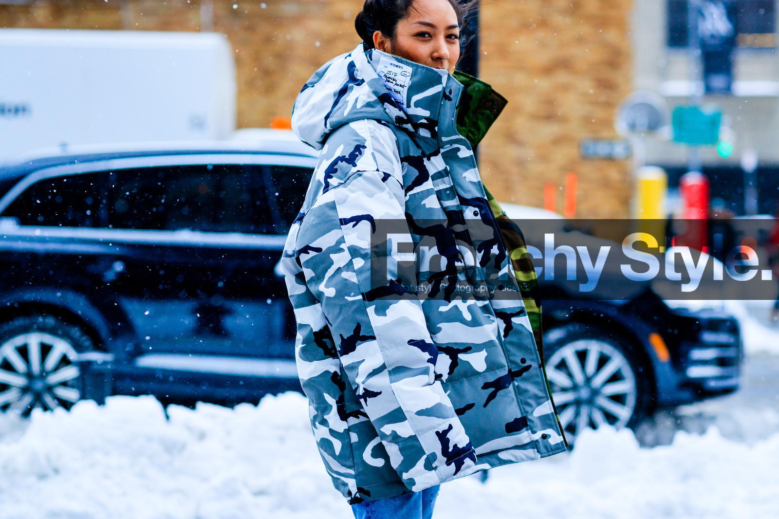 atmosphere details, AUTUMN WINTER 2017-2018, AW 17-18, blue denim, camo jacket, camouflage, denim pants, detail, down jacket, FALL WINTER 2017-2018, fashion week, frenchystyle, FW, FW 17-18, grey jacket, horizontal, jeans, jonathan paciullo, military jacket, NEW YORK, NYFW, oversize, printed jacket, street style, trousers, vêtements