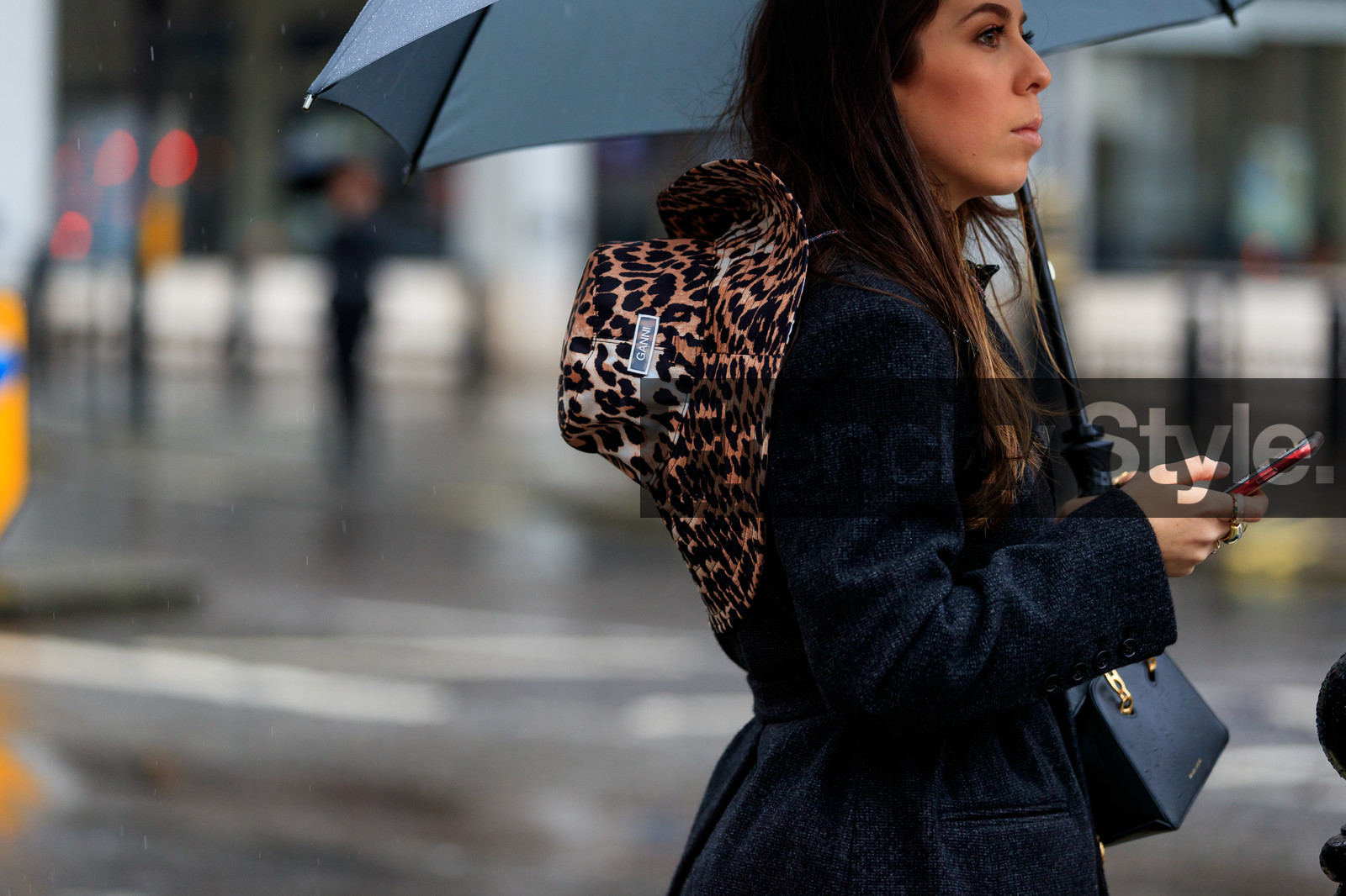 lauren eggersten, leopard printed hat, ganni hat, dark grey jacket, belted jacket, fashion week, frenchystyle, FW, jonathan paciullo, street style, LFW, LONDON, AUTUMN WINTER 2020-2021, FALL WINTER 2020-2021, FW 20-21, horizontal, atmosphere details, detail