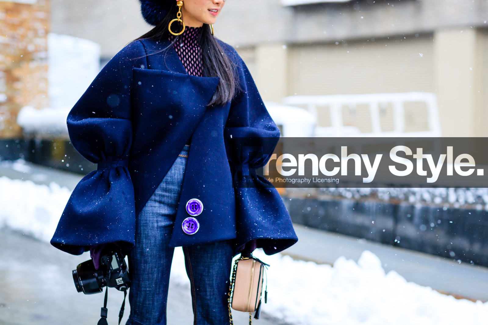 atmosphere details, AUTUMN WINTER 2017-2018, AW 17-18, beige bag, blue beanie, blue denim, blue jacket, camera, chanel handbag, denim pants, detail, earrings, FALL WINTER 2017-2018, fashion week, frenchystyle, FW, FW 17-18, horizontal, jeans, jonathan paciullo, leather bag, NEW YORK, NYFW, oversize, street style, sunglasses, trousers