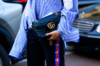 atmosphere details, AUTUMN WINTER 2017-2018, AW 17-18, black bag, black pants, blue shirt, detail, FALL WINTER 2017-2018, fashion week, frenchystyle, FW, FW 17-18, green cap, gucci, horizontal, jonathan paciullo, leather bag, men shirt, MFW, MILAN, open work, oversize, street style, striped shirt, sweatpants, trousers, tucked in, turtleneck sweater, vêtements, white sweater