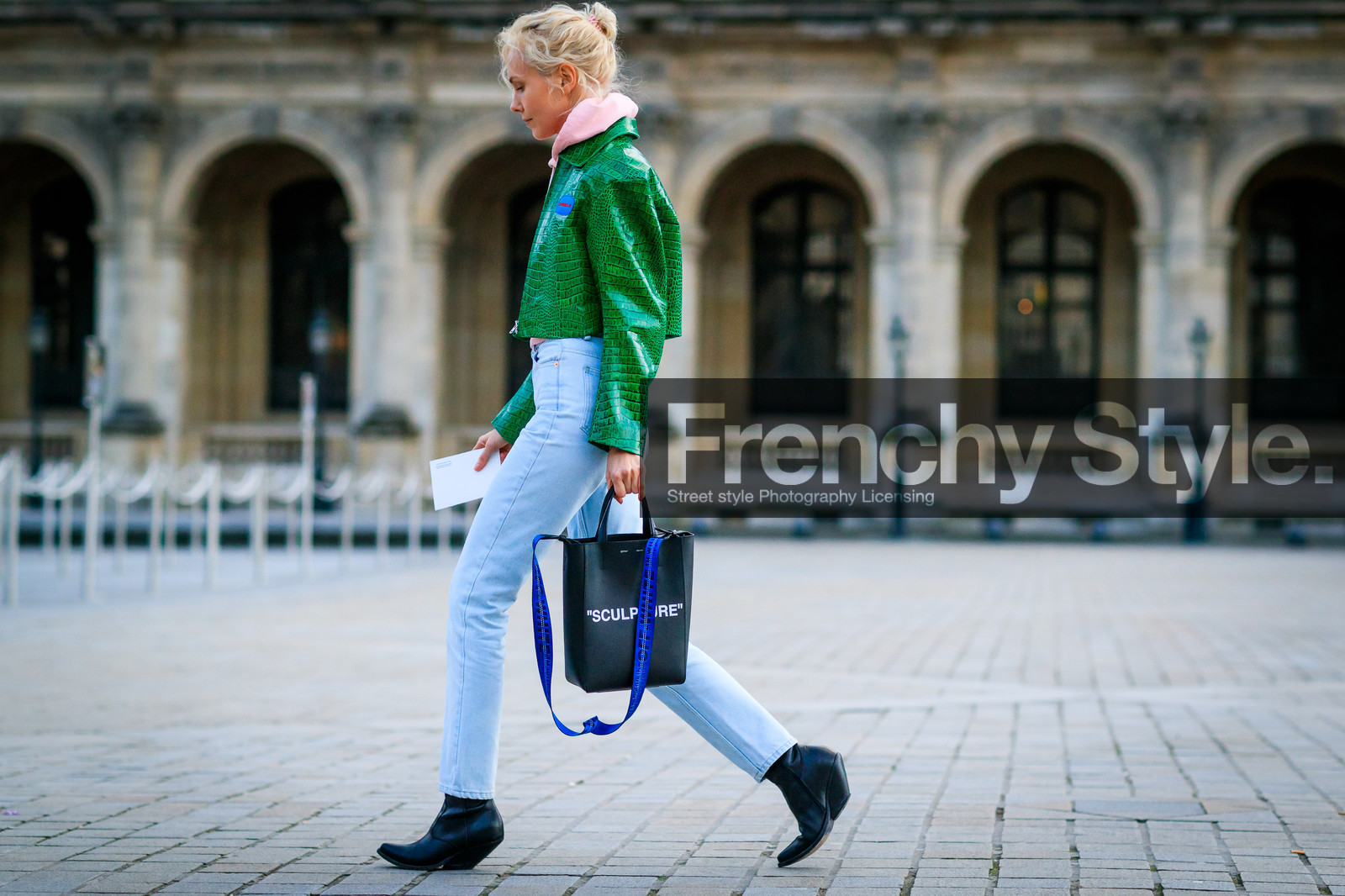 atmosphere details, AUTUMN WINTER 2017-2018, AW 17-18, black bag, black shoes, blue denim, denim pants, FALL WINTER 2017-2018, fashion week, frenchystyle, full length, FW, FW 17-18, green jacket, high heels, hoodie, horizontal, jeans, jonathan paciullo, leather bag, leather jacket, leather shoes, off white, olga karput, PARIS, PFW, pink sweater, street style, tote bag, trousers