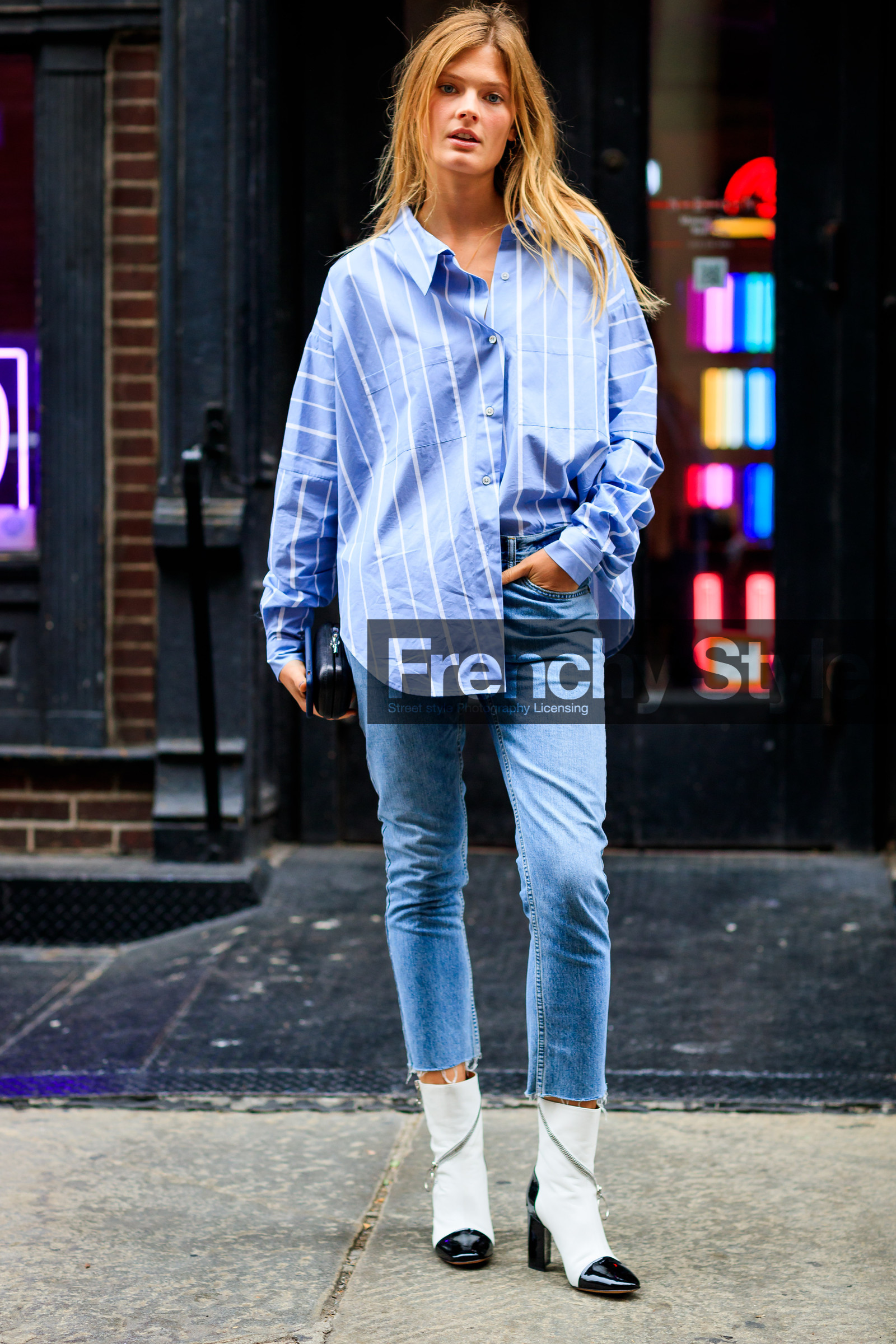 black and white shoes, black bag, blue denim, blue shirt, denim pants, high heels, jeans, leather shoes, striped shirt, trousers, model, fashion week, frenchystyle, FW, jonathan paciullo, street style, NYFW, NEW YORK, SPRING SUMMER 2019, SS 19, vertical, full length