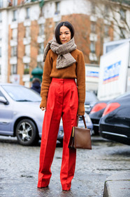 AUTUMN WINTER 2017-2018, AW 17-18, brown bag, brown scarf, camel sweater, FALL WINTER 2017-2018, fashion week, frenchystyle, full length, FW, FW 17-18, jonathan paciullo, leather bag, PARIS, PFW, plaid, printed scarf, red pants, street style, tartan, trousers, vertical, yoyo cao