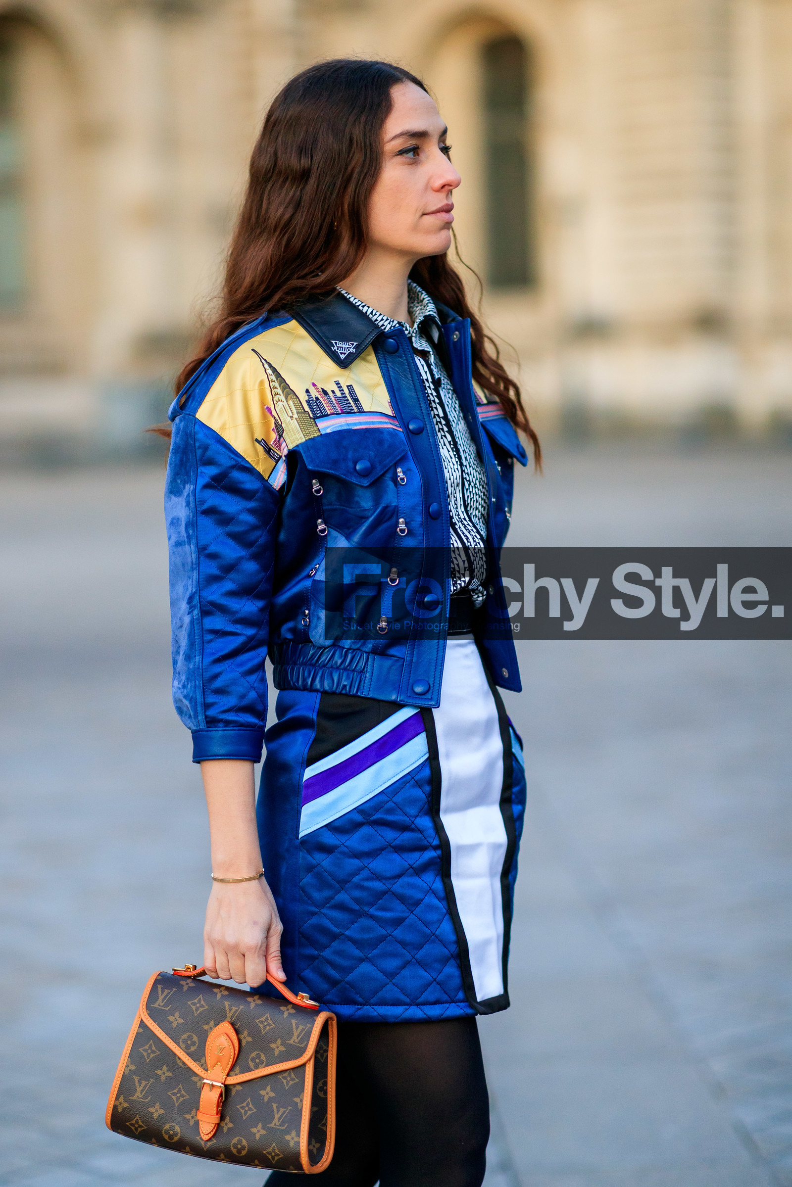 erika boldrin, louis vuitton skirt, louis vuitton jacket, louis vuitton shirt, louis vuitton bag, blue jacket, blue bombers, blue skirt, white skirt, yellow jacket, yellow bombers, striped skirt, brown leather bag, camel leather bag, hand bag, monogrammed bag, black shirt, white shirt, geometrical printed shirt, satin bombers, satin jacket, satin skirt, blue leather jacket, blue leather bombers, blue suede jacket, blue suede bombers, mini skirt, quilted jacket, quilted skirt, quilted bombers, printed bombers, printed jacket, black tights, fashion week, frenchystyle, FW, jonathan paciullo, street style, PFW, PARIS, vertical, atmosphere details, detail