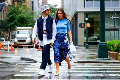 alice & j.s, graphic skirt, high heels, leather bag, leather shoes, printed skirt, trousers, street style, jonathan paciullo, FW, frenchystyle, fashion week, NYFW, NEW YORK, SPRING SUMMER 2019, SS 19, atmosphere details, horizontal, full length
