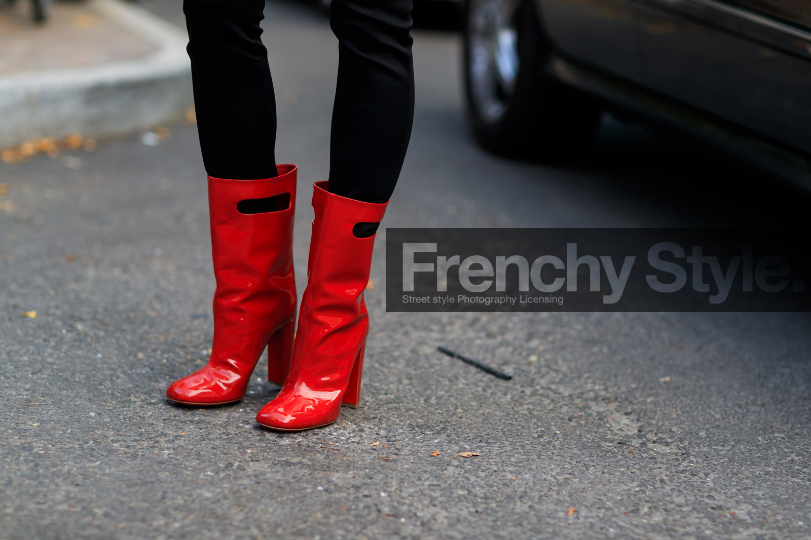 atmosphere details, black pants, detail, fashion week, frenchystyle, FW, high heels, horizontal, jonathan paciullo, leather shoes, MFW, MILAN, red boots, SPRING SUMMER 2018, SS 18, street style, trousers, varnished leather shoes