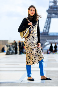 AUTUMN WINTER 2017-2018, AW 17-18, black shoes, black sweater, blue denim, denim pants, diletta bonaiuti, FALL WINTER 2017-2018, fashion week, frenchystyle, full length, FW, FW 17-18, jeans, jonathan paciullo, leather bag, leather shoes, leopard, loewe, mules, PARIS, PFW, printed dress, street style, trousers, vertical