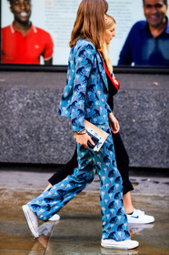 animal print, blue jacket, blue pants, blue suit, converse, fashion week, frenchystyle, full length, FW, graphic jacket, graphic pants, graphic suit, jonathan paciullo, LFW, LONDON, printed jacket, printed pants, printed suit, SPRING SUMMER 2018, SS 18, street style, trousers, vertical, white sneakers