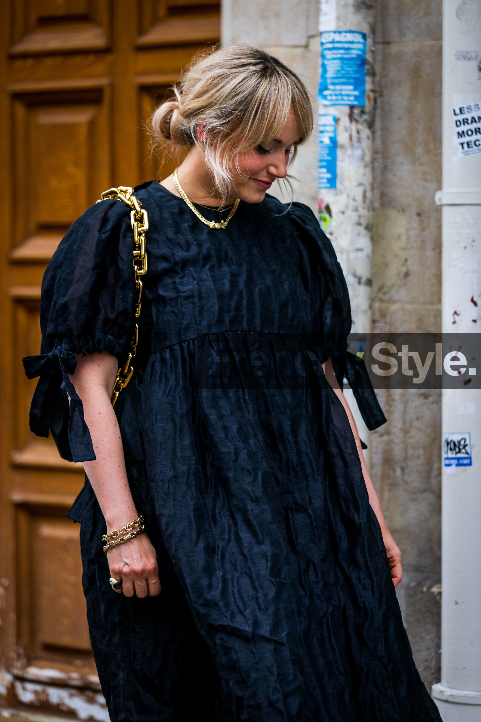 bag, ballon sleeves, black bag, black dress, bottega veneta bag, bow, bracelet, chain bag, dress, gold chain, leather bag, necklace, street style, jonathan paciullo, FW, frenchystyle, fashion week, PFW, PARIS, SPRING SUMMER 2022, SS 22, vertical, atmosphere details