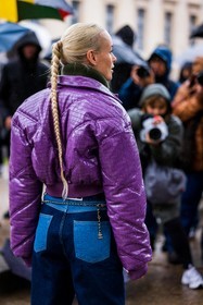 blue denim, blue jeans, denim, jeans, puffer, purple puffer, Thora Valdimars, back, back details, braid, hairstyle, fashion week, frenchystyle, FW, jonathan paciullo, street style, PFW, PARIS, SPRING SUMMER 2022, SS 22, vertical, atmosphere details